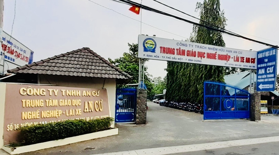 Nhận bằng lái xe